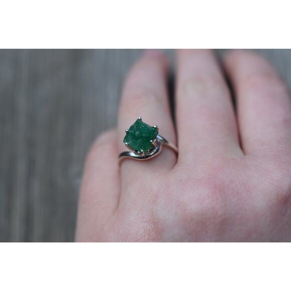 Emerald ring, Natural Emerald engagement Ring sterling silver simple minimalist - Picture 7 of 7
